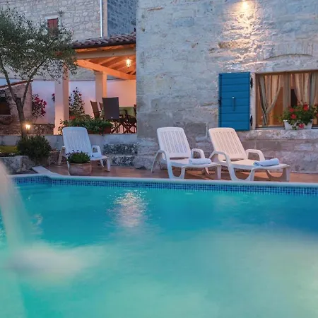 3 Bedroom Awesome Home In Orbanici Ferienhaus Orbanići