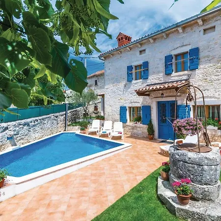 Holiday home 3 Bedroom Awesome Home In Orbanici