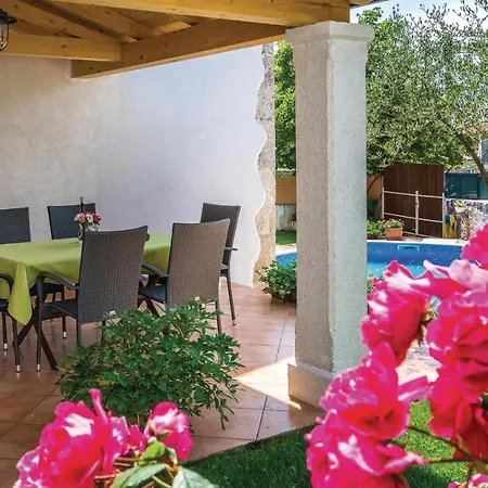 Holiday home 3 Bedroom Awesome Home In Orbanici